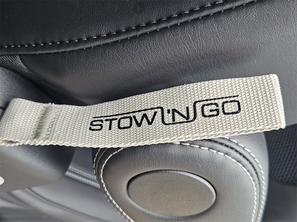 2026 Chrysler Pacifica Select Gresham OR