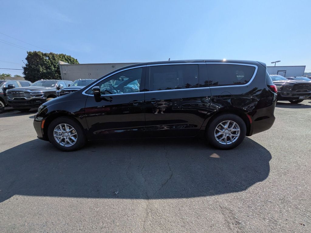 2026 Chrysler Pacifica Select Gresham OR