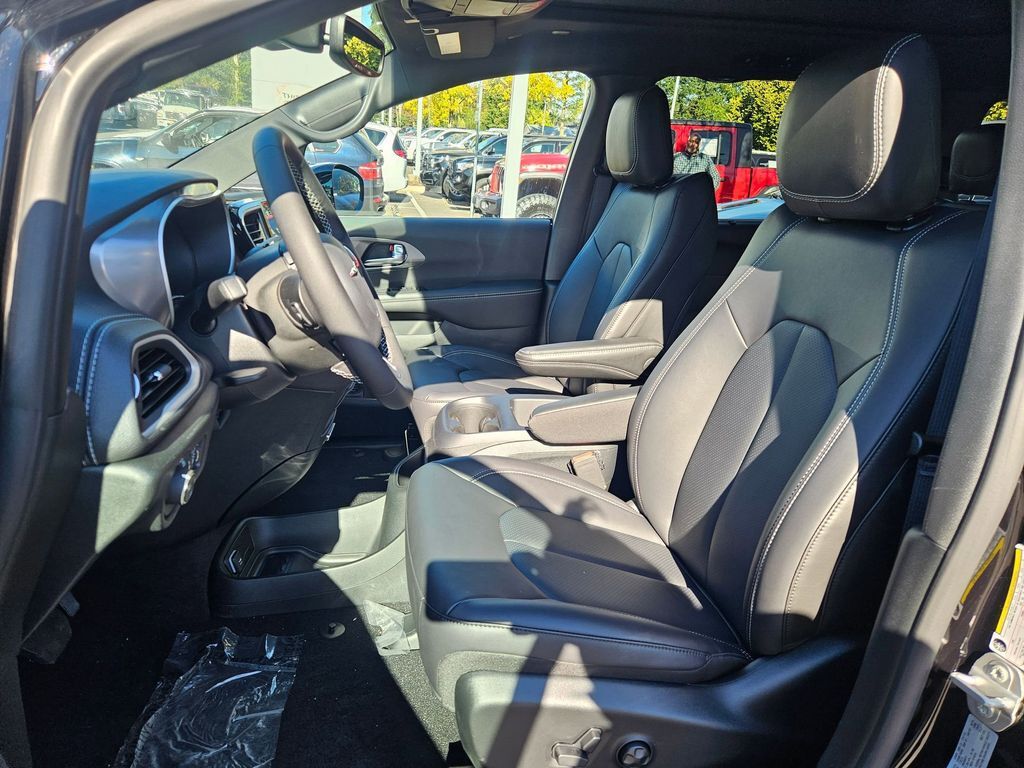 2026 Chrysler Pacifica Select Gresham OR