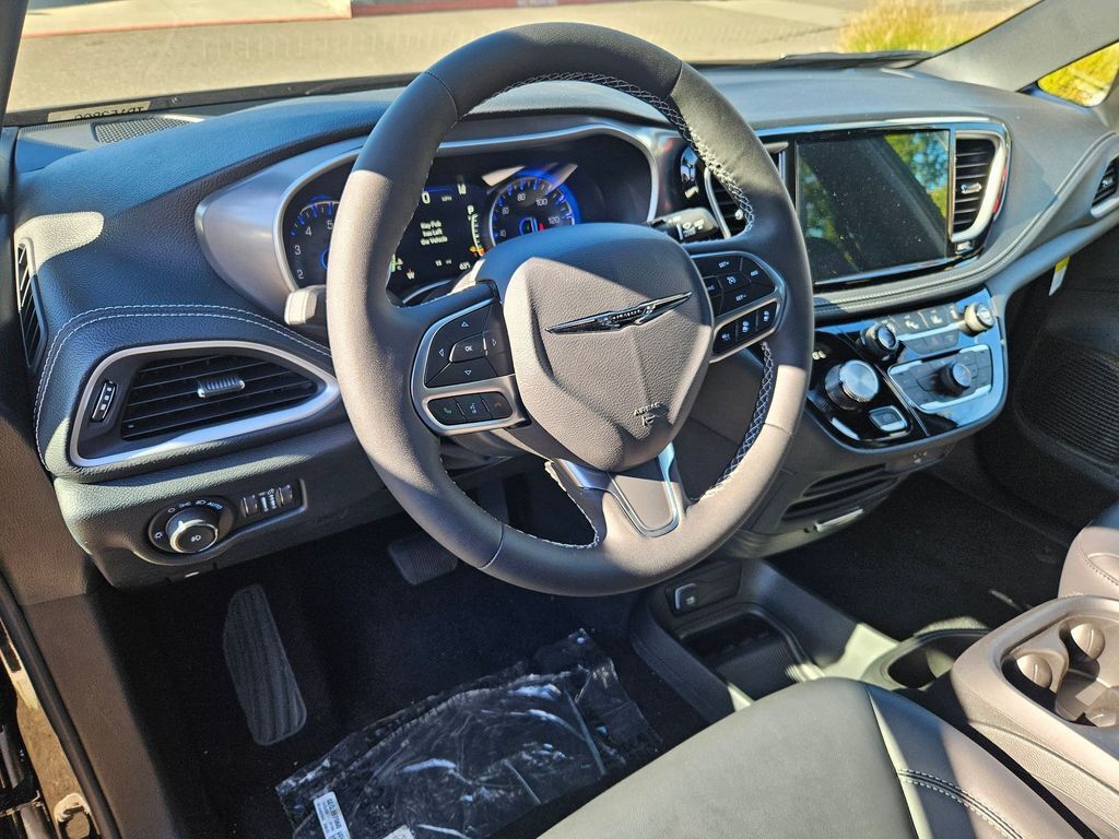 2026 Chrysler Pacifica Select Gresham OR