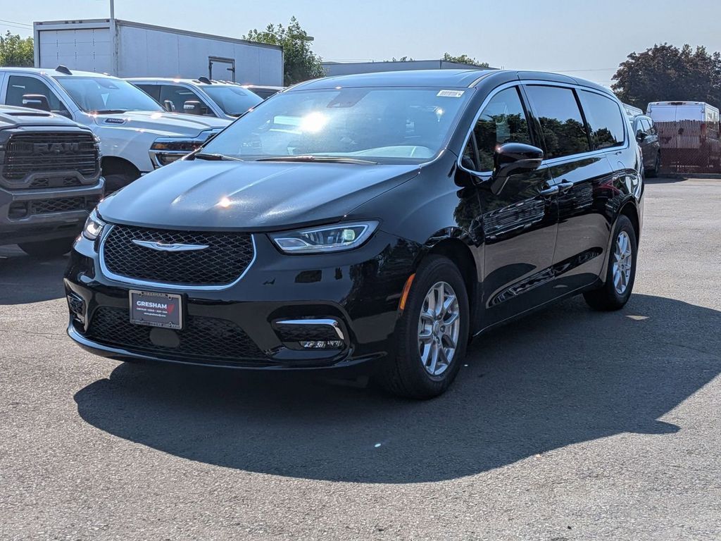 2026 Chrysler Pacifica Select Gresham OR