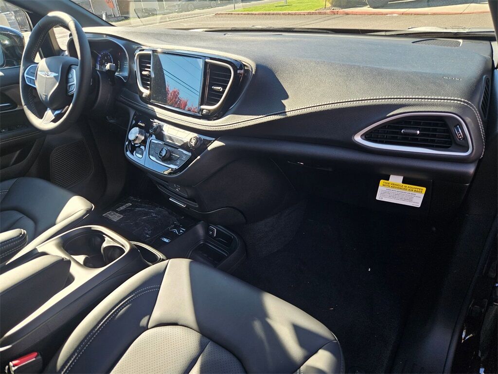 2026 Chrysler Pacifica Select Gresham OR