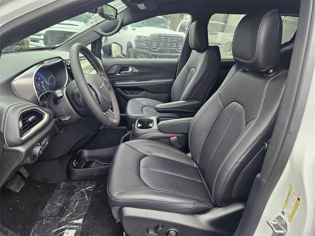 2026 Chrysler Pacifica Select Gresham OR