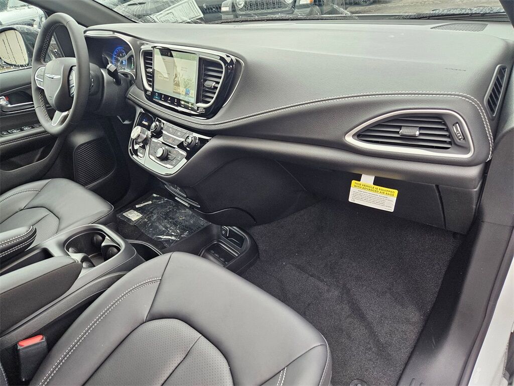 2026 Chrysler Pacifica Select Gresham OR