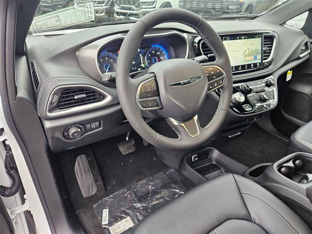 2026 Chrysler Pacifica Select Gresham OR