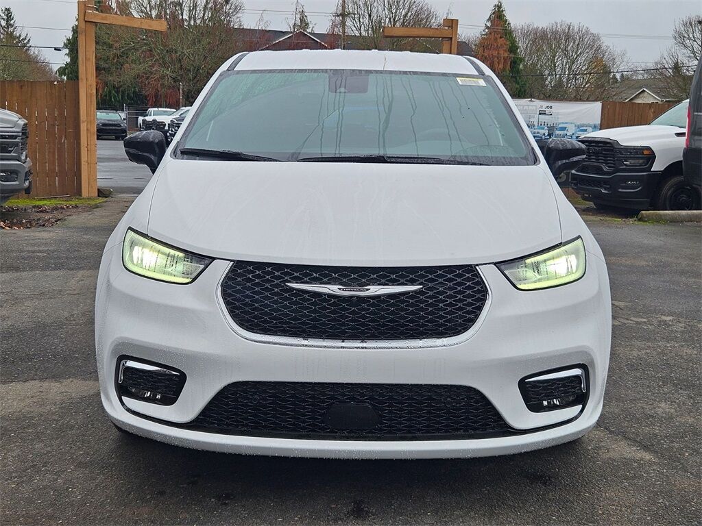 2026 Chrysler Pacifica Select Gresham OR