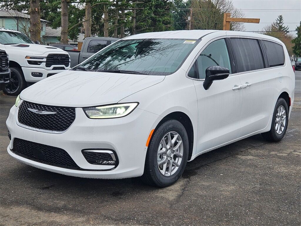 2026 Chrysler Pacifica Select Gresham OR