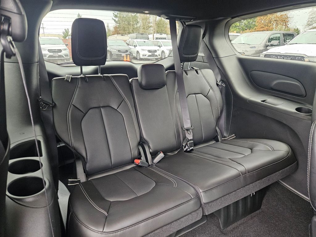 2026 Chrysler Pacifica Select Gresham OR