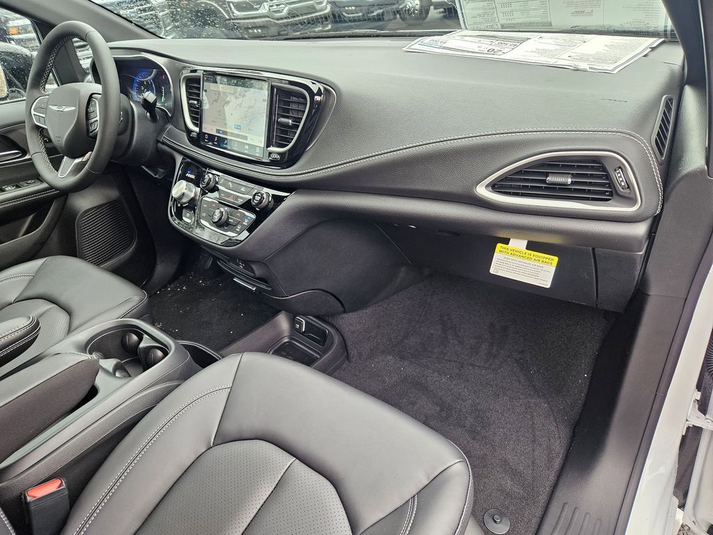 2026 Chrysler Pacifica Select Gresham OR