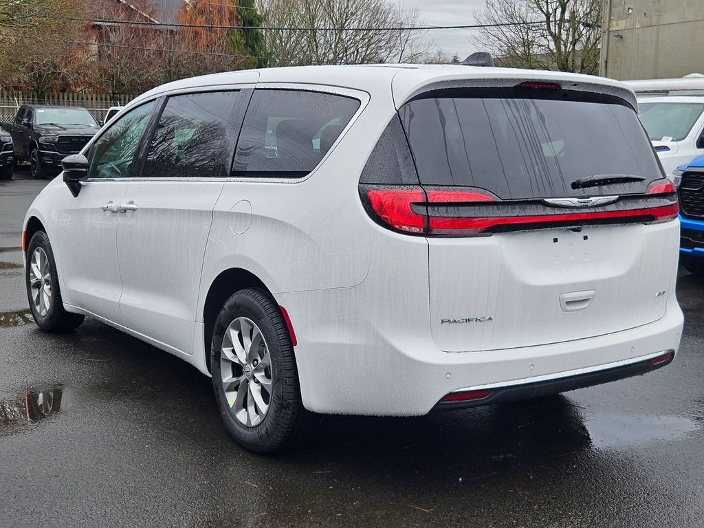 2026 Chrysler Pacifica Select Gresham OR
