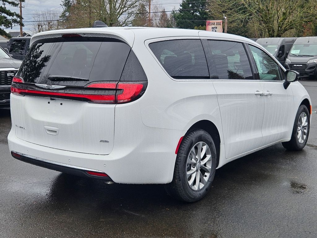 2026 Chrysler Pacifica Select Gresham OR