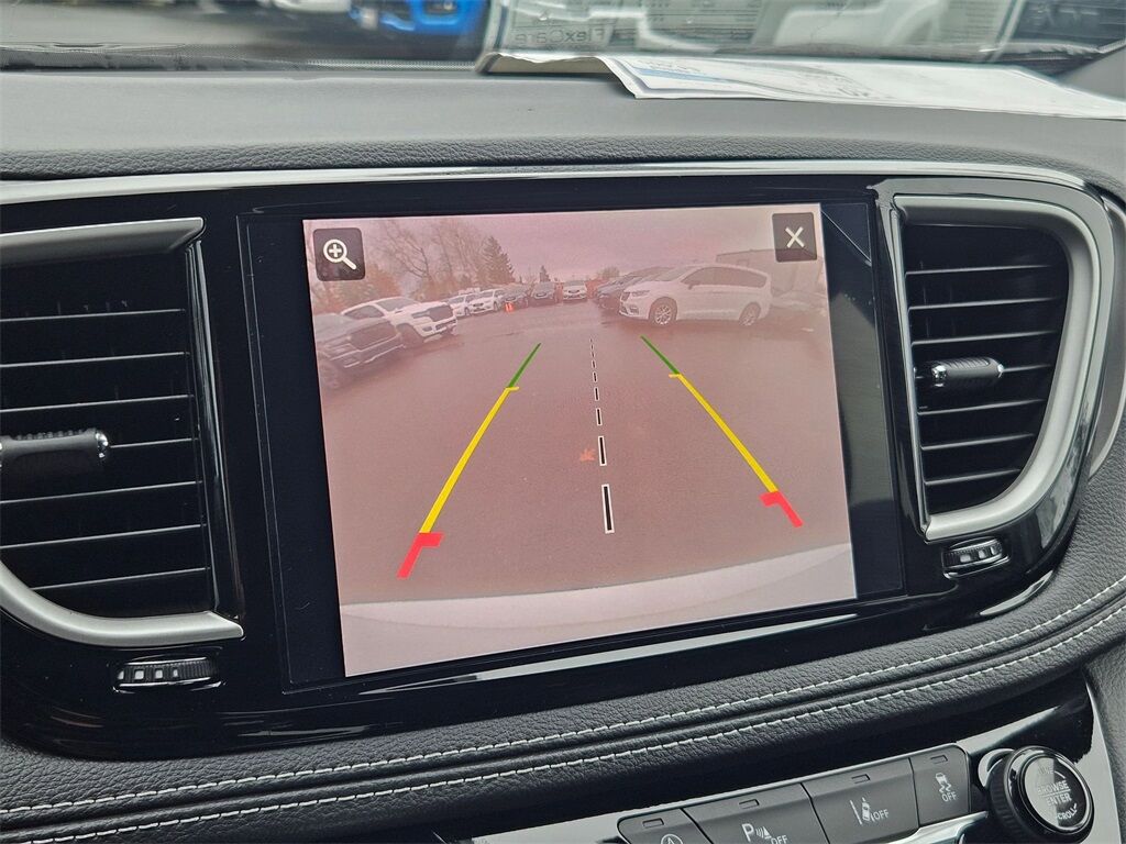 2026 Chrysler Pacifica Select Gresham OR