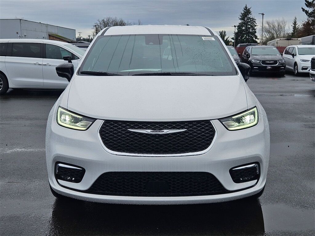 2026 Chrysler Pacifica Select Gresham OR
