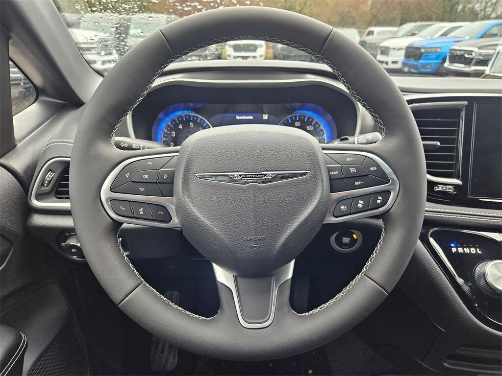 2026 Chrysler Pacifica Select Gresham OR