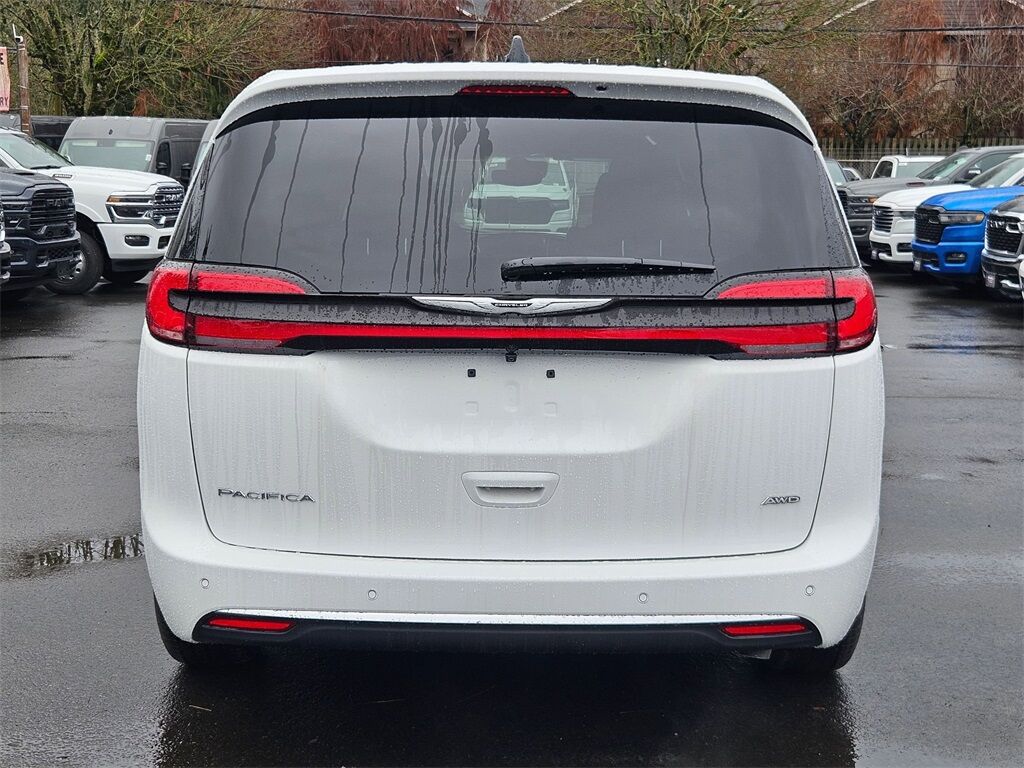 2026 Chrysler Pacifica Select Gresham OR