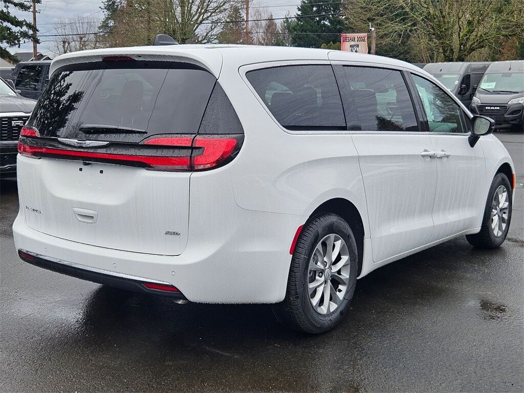 2026 Chrysler Pacifica Select Gresham OR