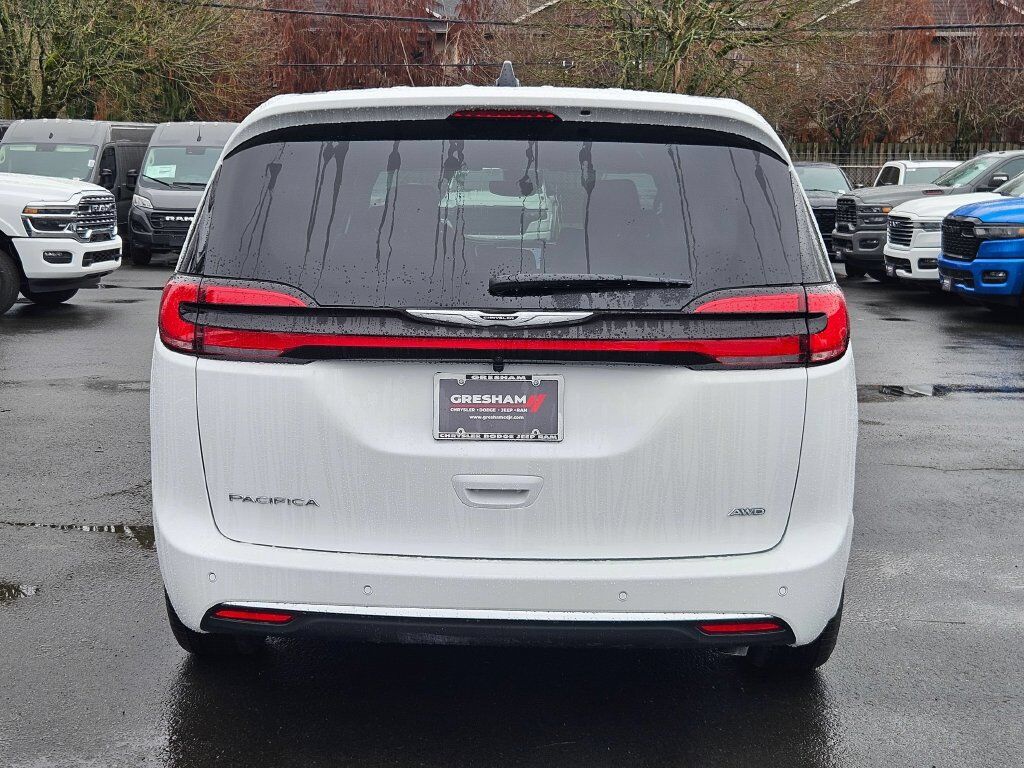 2026 Chrysler Pacifica Select Gresham OR
