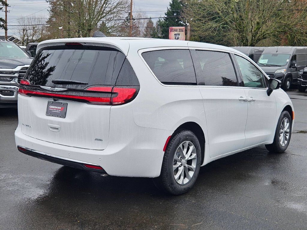2026 Chrysler Pacifica Select Gresham OR