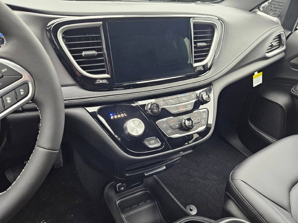 2026 Chrysler Pacifica Select Gresham OR