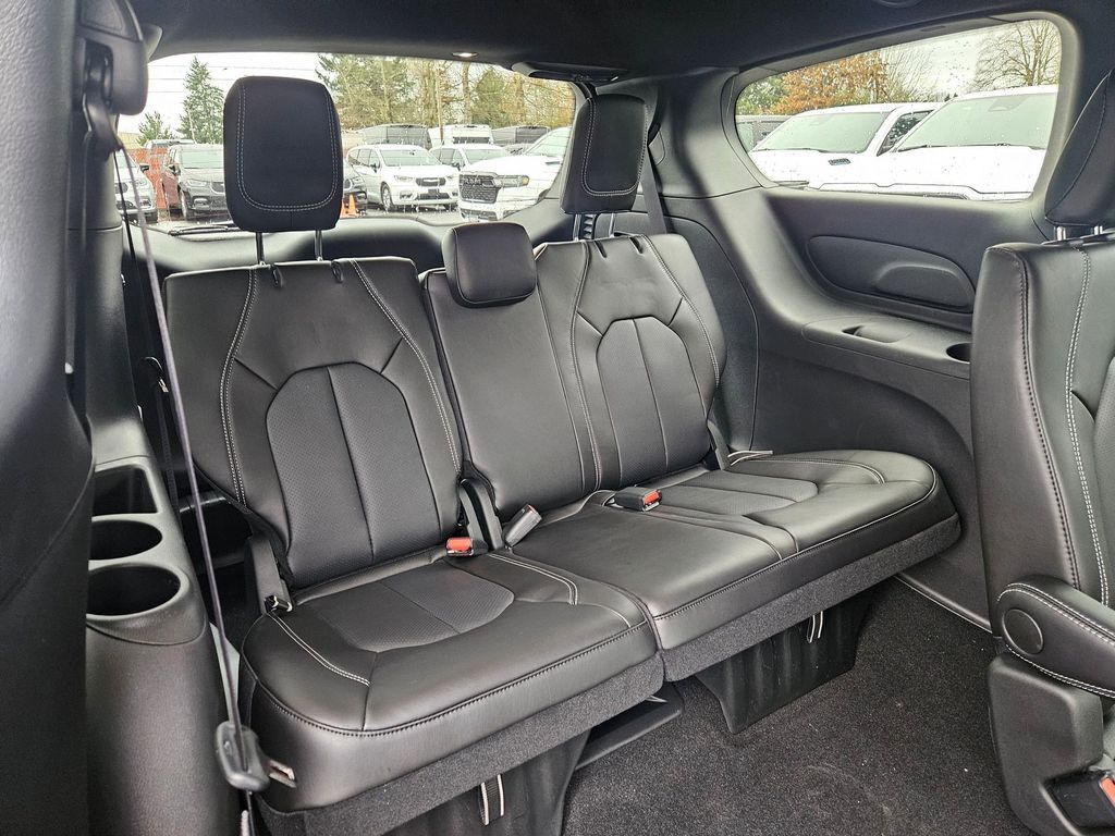 2026 Chrysler Pacifica Select Gresham OR