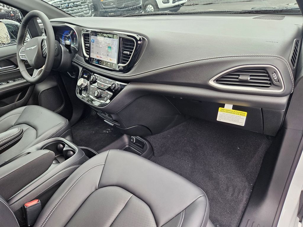 2026 Chrysler Pacifica Select Gresham OR