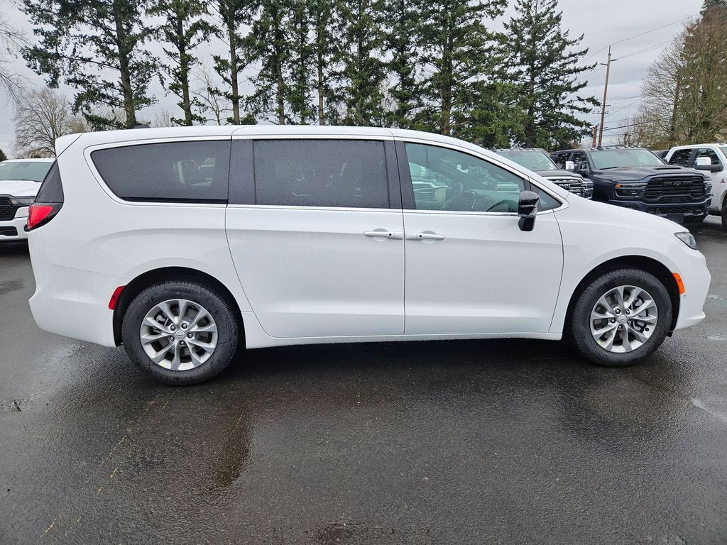 2026 Chrysler Pacifica Select Gresham OR