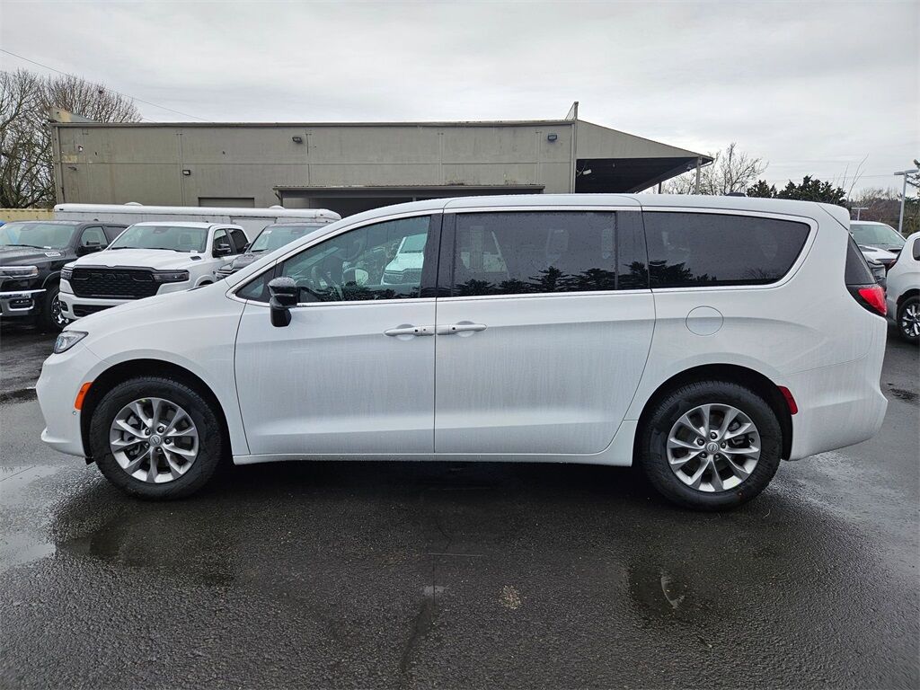 2026 Chrysler Pacifica Select Gresham OR