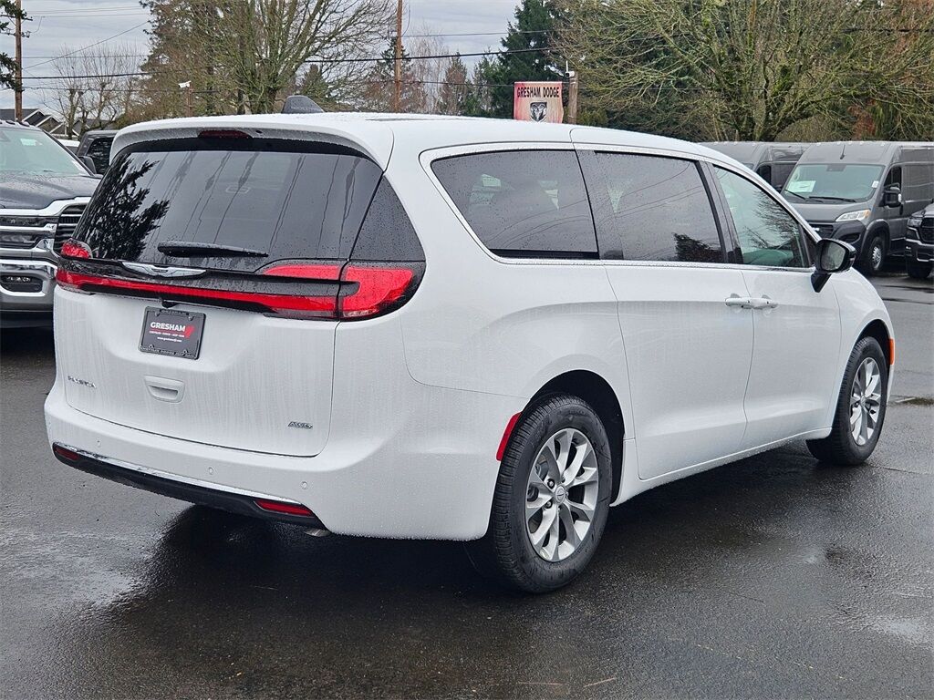 2026 Chrysler Pacifica Select Gresham OR