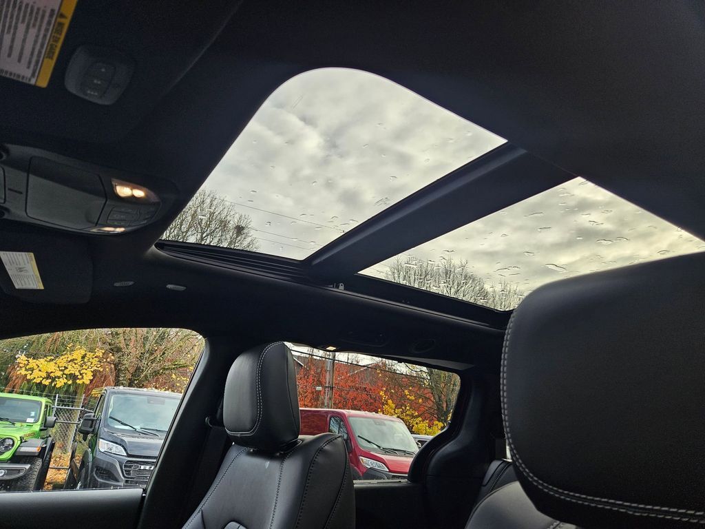 2026 Chrysler Pacifica Select Gresham OR