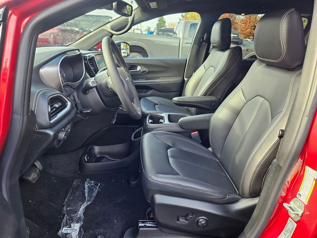 2026 Chrysler Pacifica Select Gresham OR