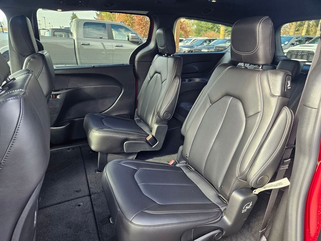 2026 Chrysler Pacifica Select Gresham OR