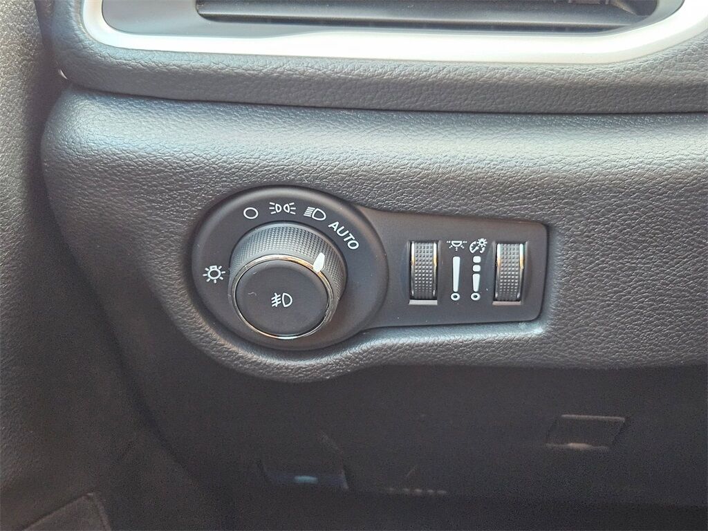 2026 Chrysler Pacifica Select Gresham OR