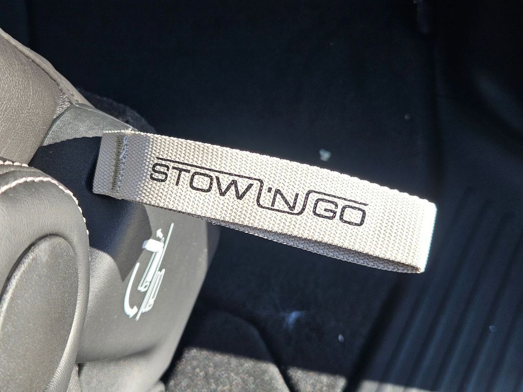 2026 Chrysler Pacifica Select Gresham OR