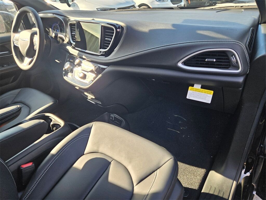 2026 Chrysler Pacifica Select Gresham OR