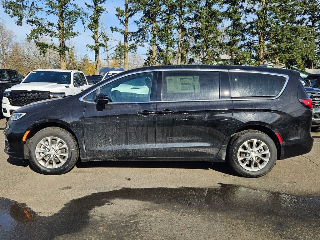 2026 Chrysler Pacifica Select Gresham OR