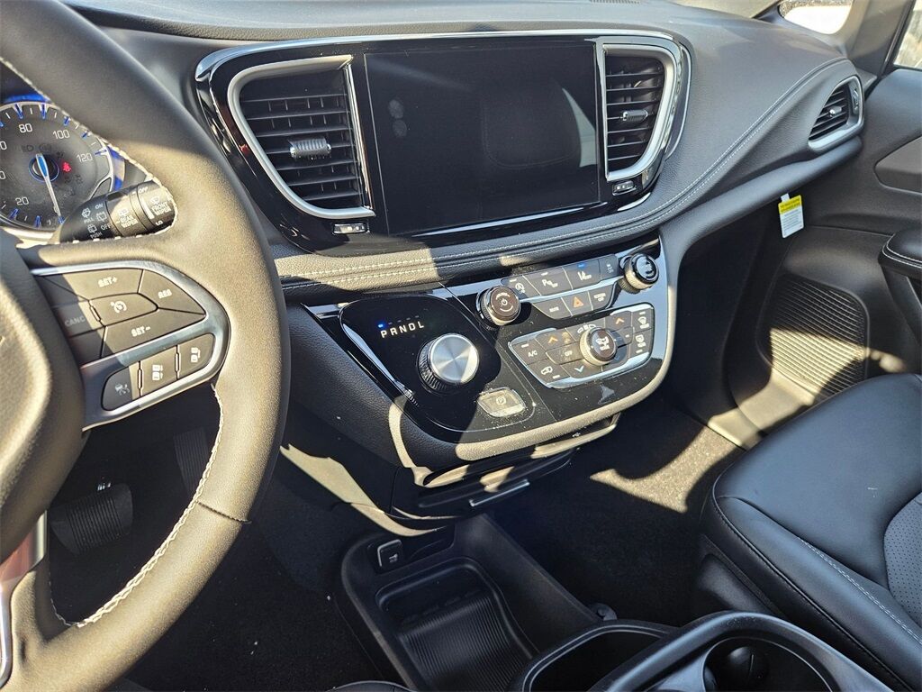 2026 Chrysler Pacifica Select Gresham OR