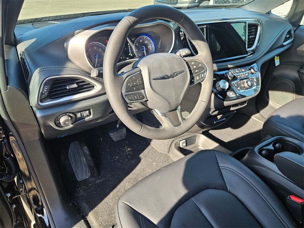 2026 Chrysler Pacifica Select Gresham OR