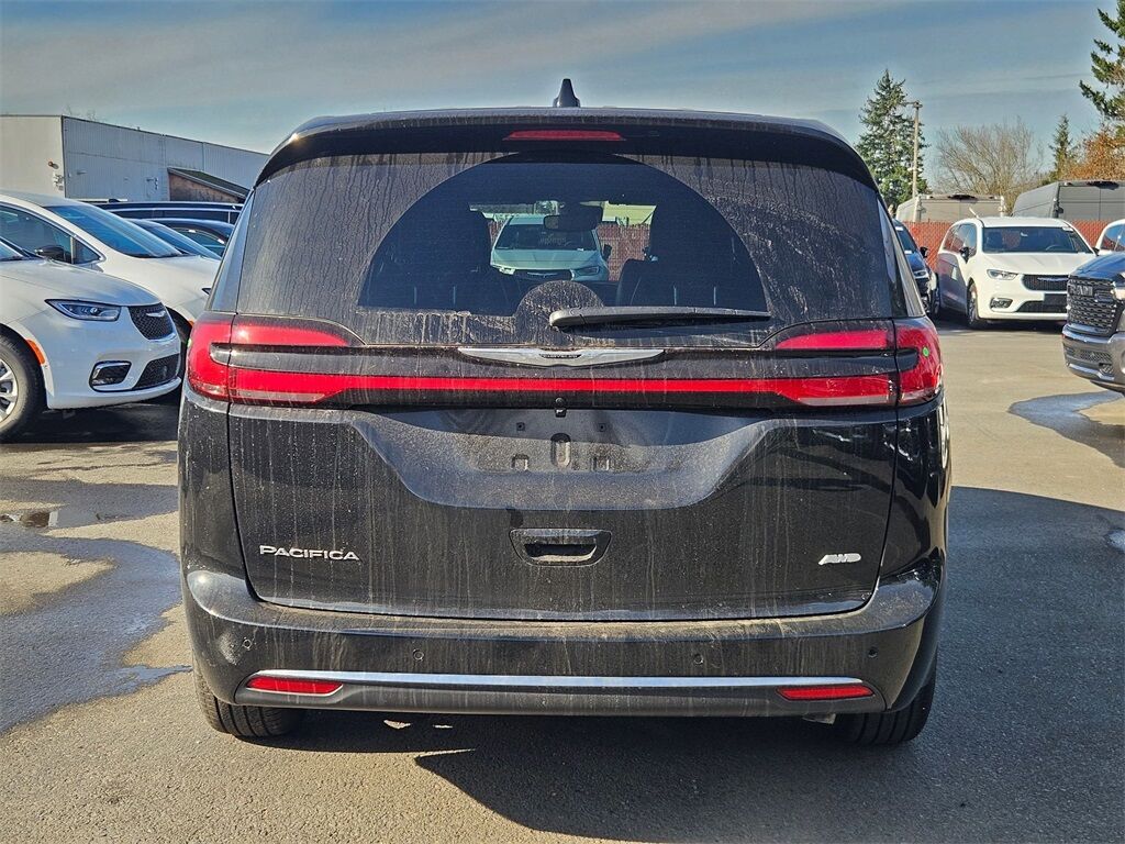 2026 Chrysler Pacifica Select Gresham OR