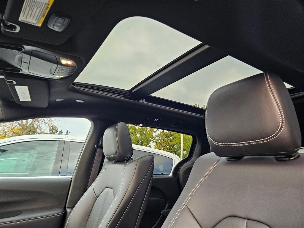 2026 Chrysler Pacifica Select Gresham OR