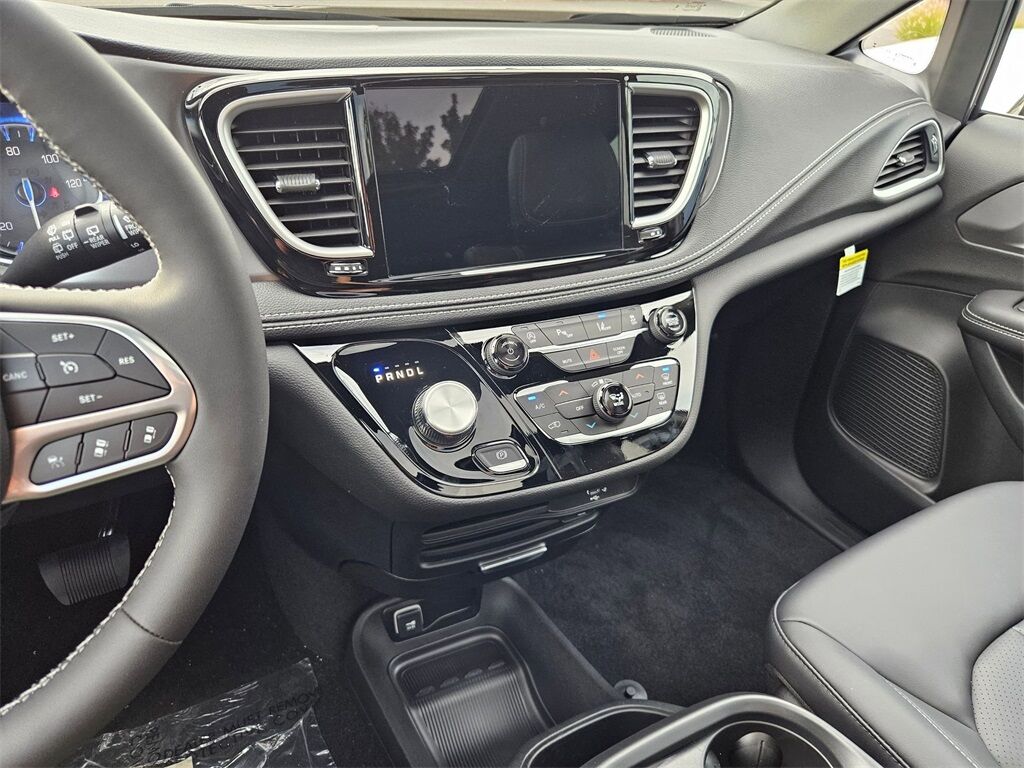 2026 Chrysler Pacifica Select Gresham OR