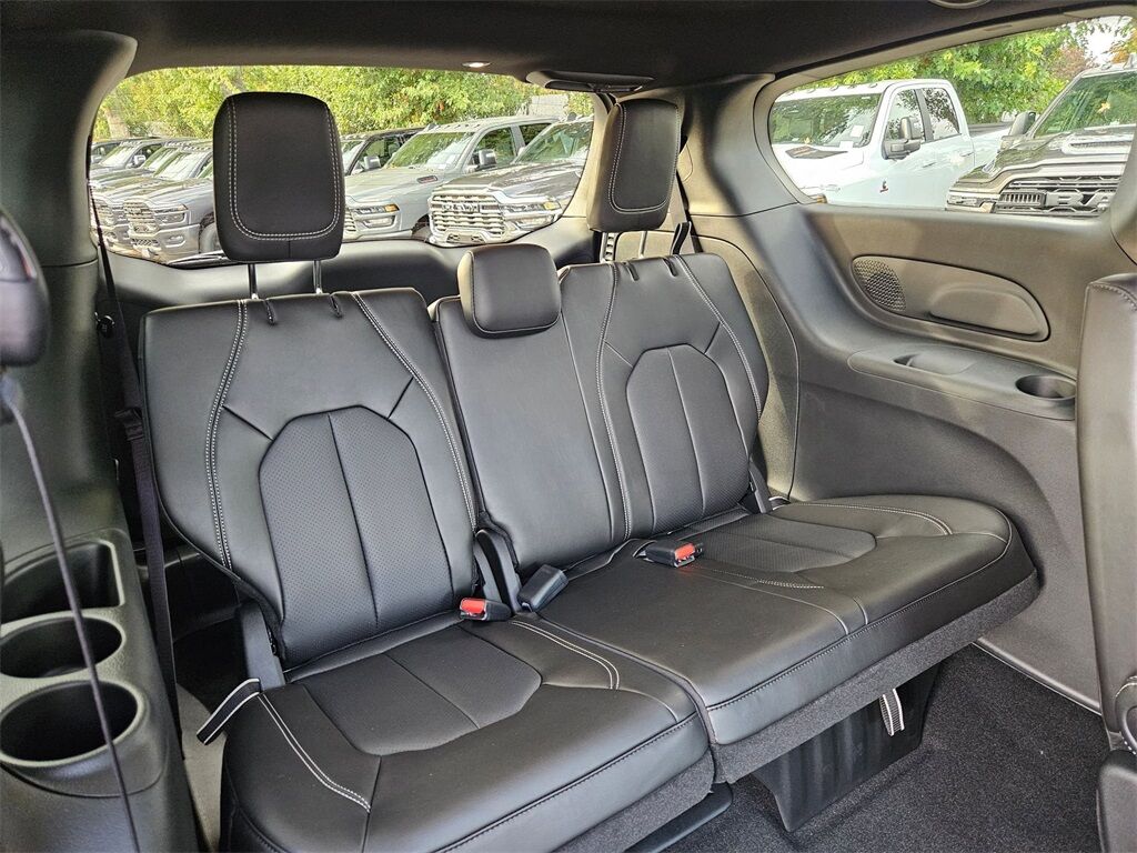 2026 Chrysler Pacifica Select Gresham OR