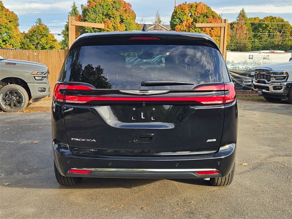 2026 Chrysler Pacifica Select Gresham OR