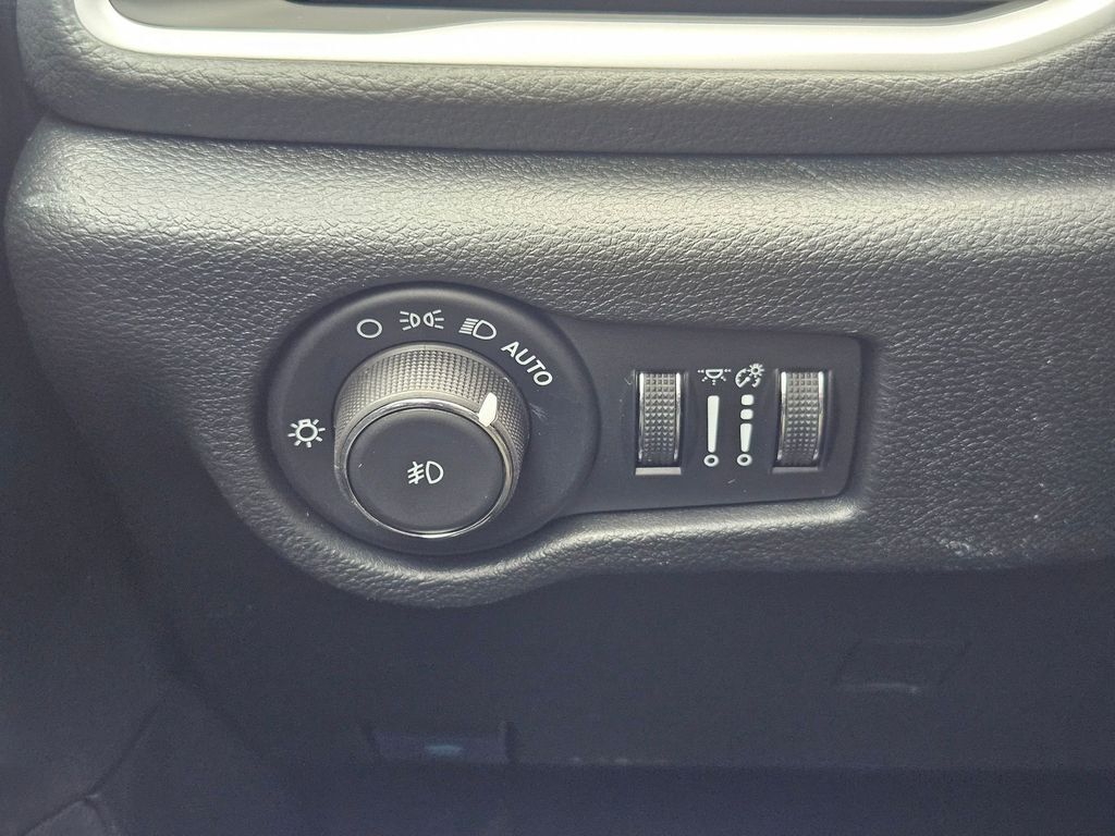 2026 Chrysler Pacifica Select Gresham OR