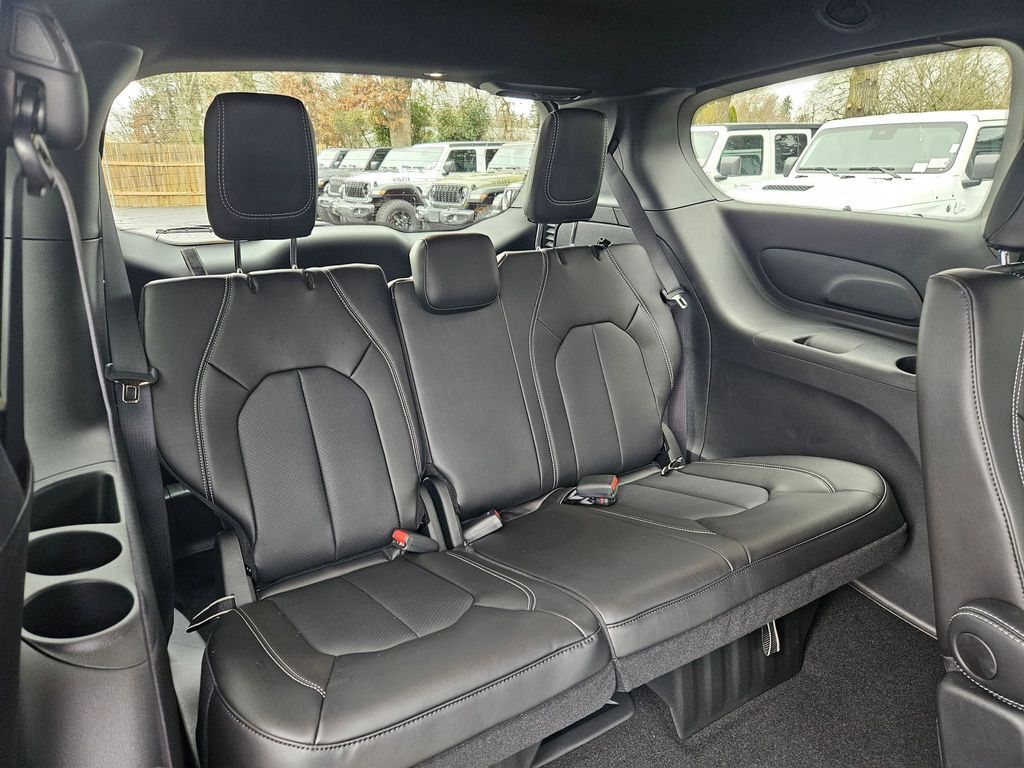 2026 Chrysler Pacifica Select Gresham OR