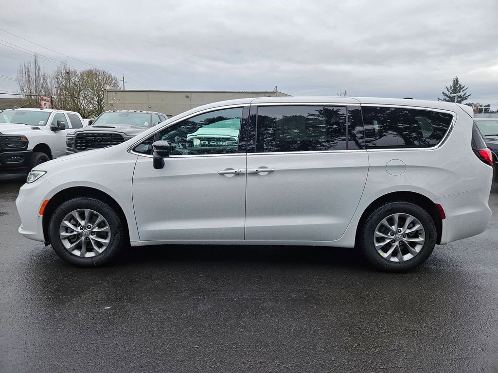 2026 Chrysler Pacifica Select Gresham OR