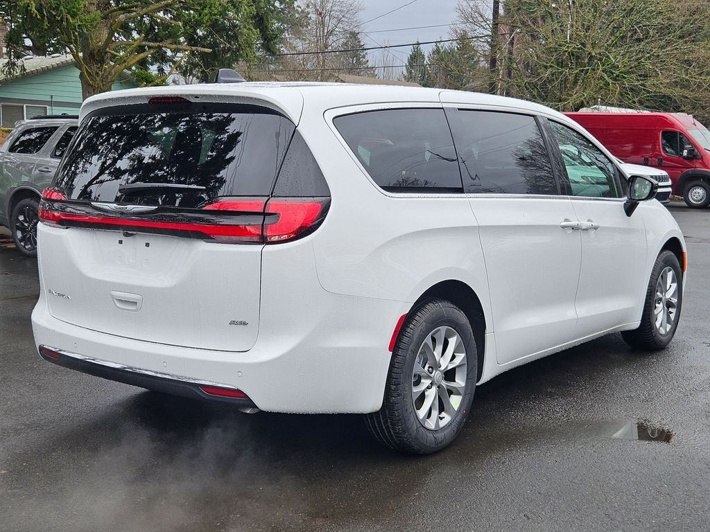 2026 Chrysler Pacifica Select Gresham OR