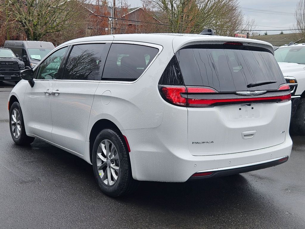 2026 Chrysler Pacifica Select Gresham OR