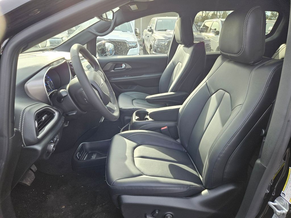 2026 Chrysler Pacifica Select Gresham OR