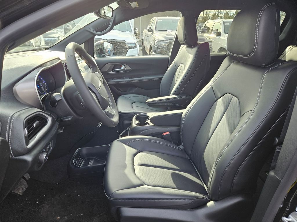 2026 Chrysler Pacifica Select Gresham OR