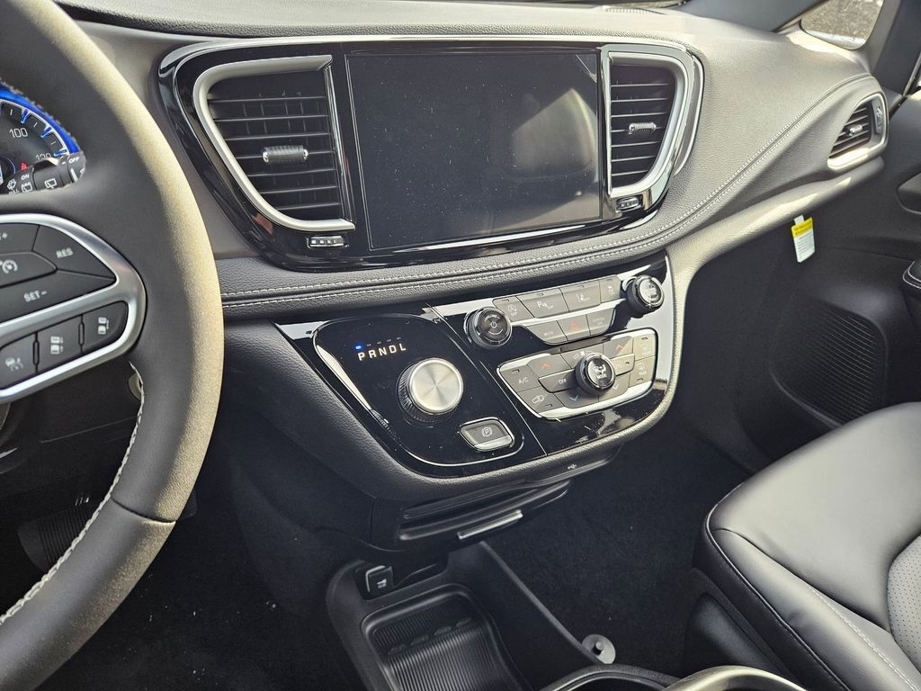 2026 Chrysler Pacifica Select Gresham OR